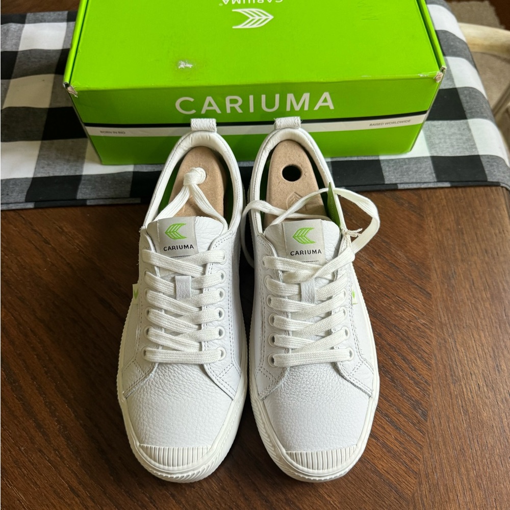 Worn Once.! Cariuma OCA Low White Premium Leather Sneaker - Picture 8 of 9